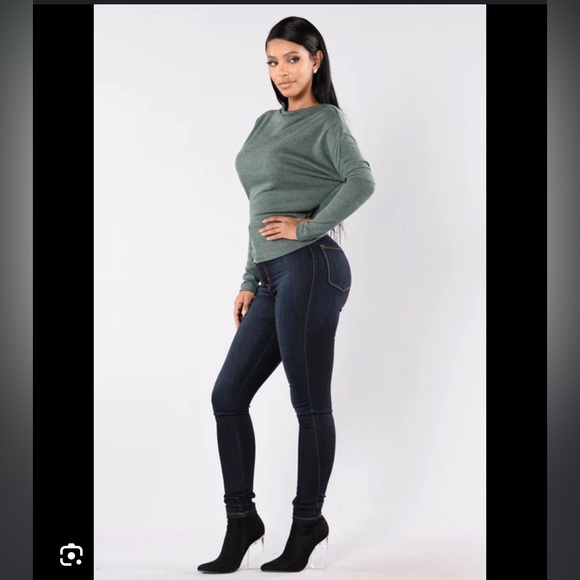 Cute Top - Picture 2 of 4